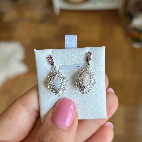 Stunning Opal Earrings - Picture 4 of 4